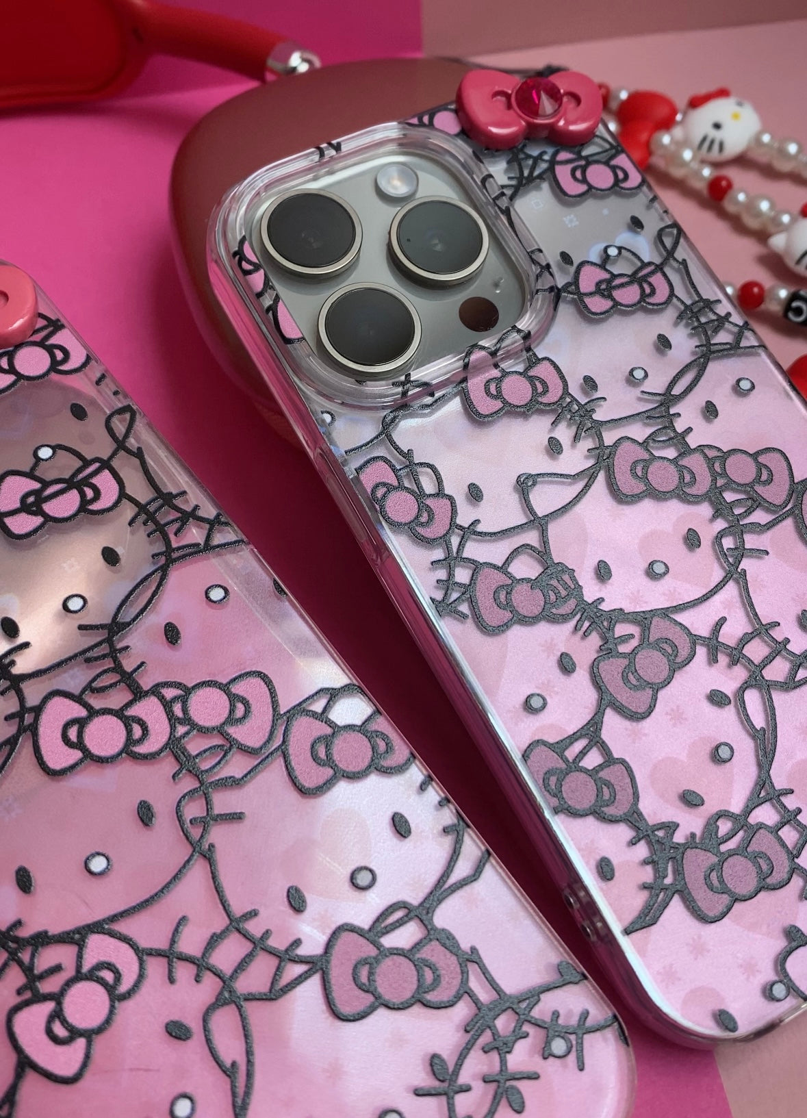 Case Hello Kitty + corazones holograficos 💖