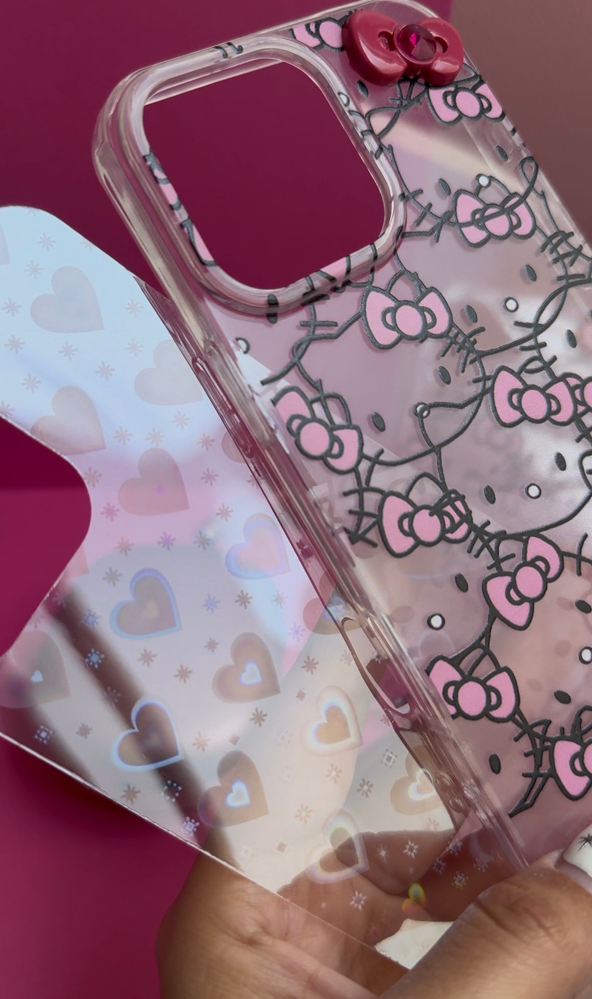 Case Hello Kitty + corazones holograficos 💖