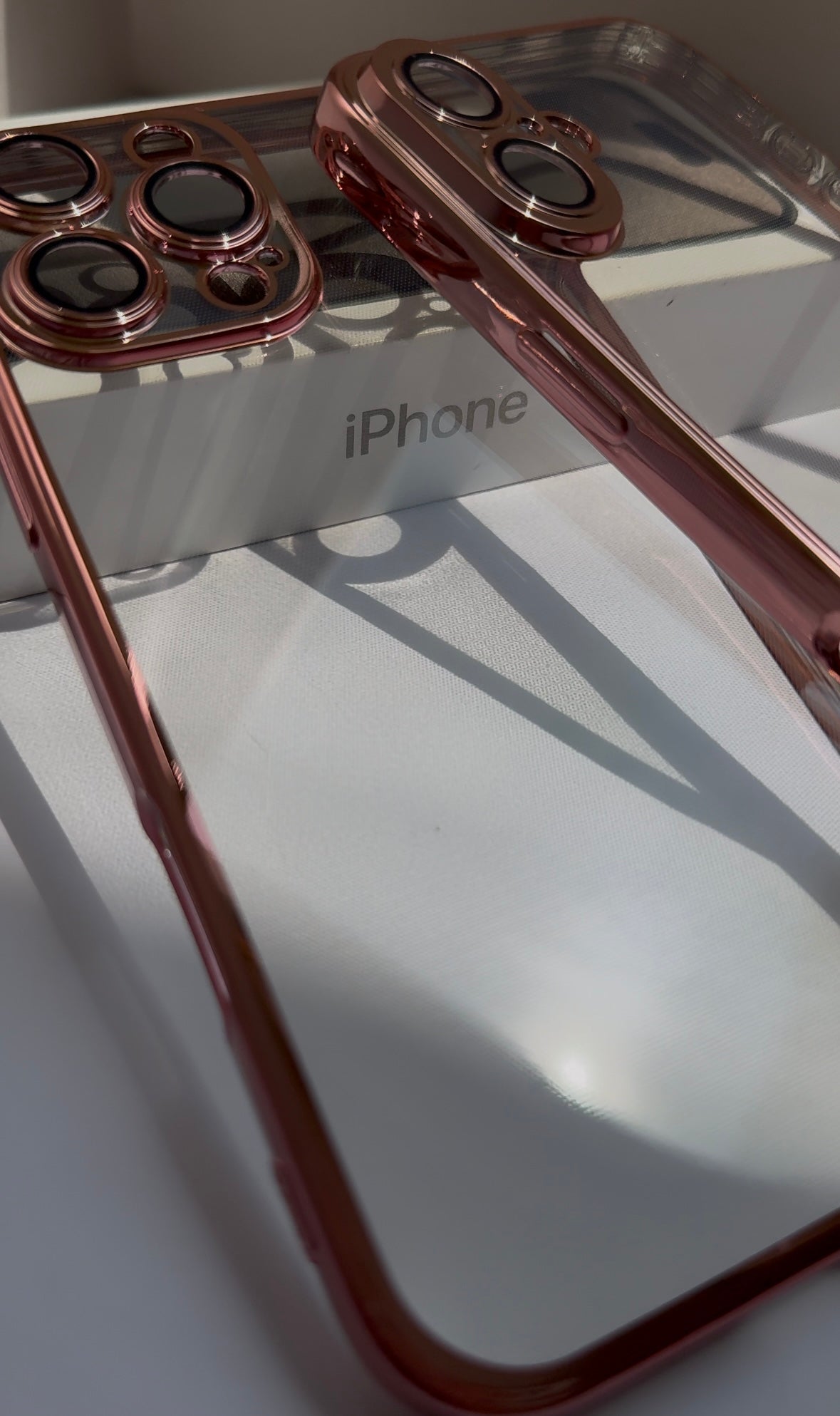 Carcasa bordes rosegold, solo línea iPhone “16”📱