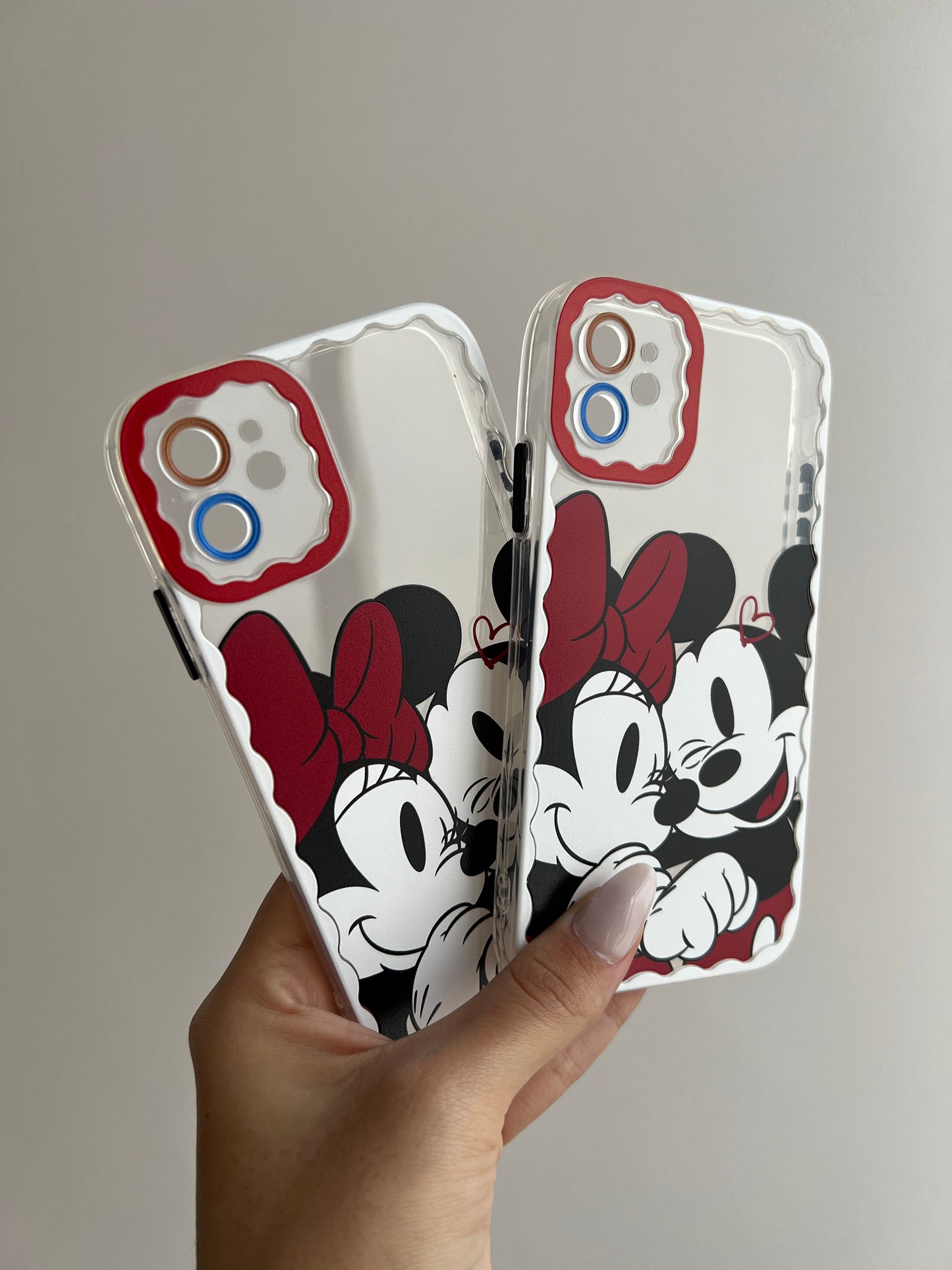 Carcasas Minnie y Mickey Abrazados