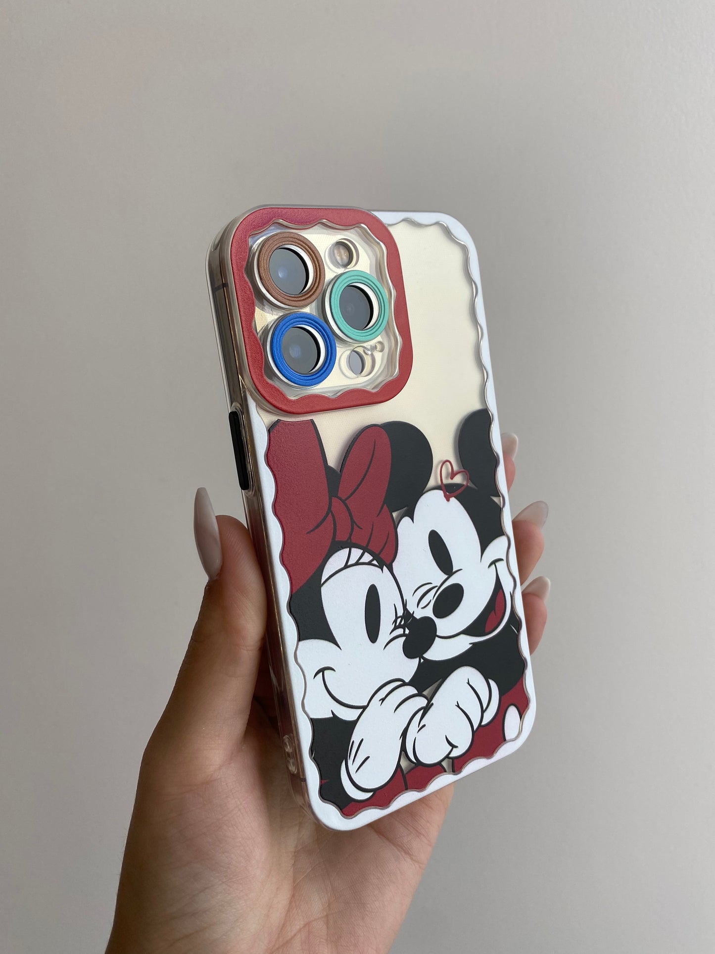 Carcasas Minnie y Mickey Abrazados